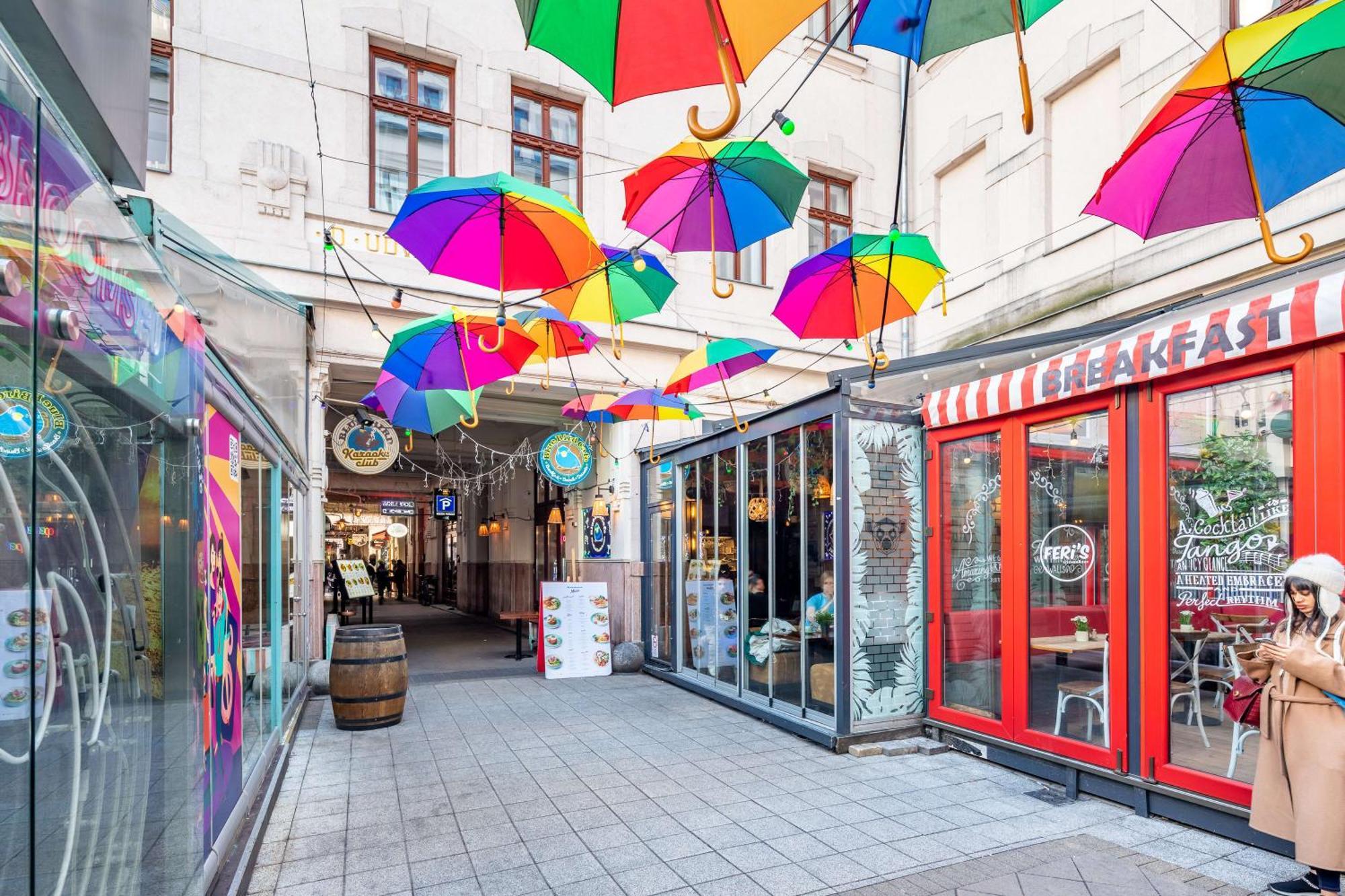 Super Central - Very Lively Area - In Gozsdu Budapeste Exterior foto