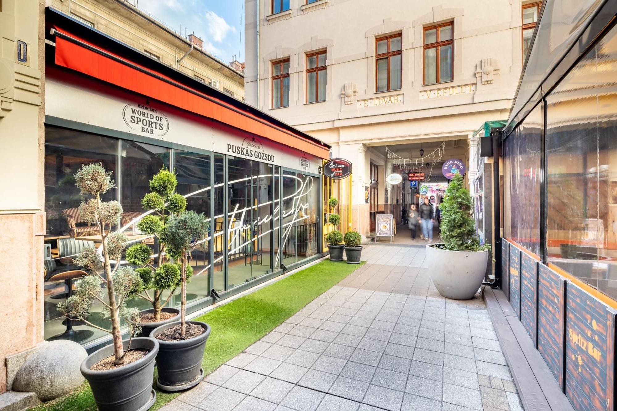 Super Central - Very Lively Area - In Gozsdu Budapeste Exterior foto